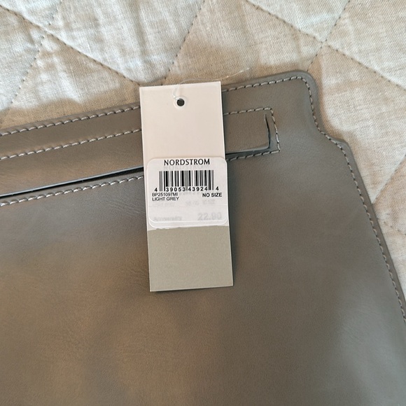 🆕 ВР. Faux Leather Light Grey Clutch with Slip Handle. 🩶🩶🩶 Brand NWT - Picture 5 of 5